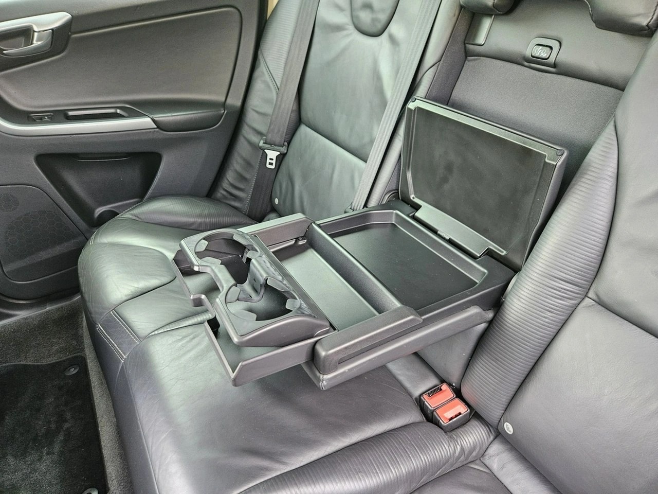 Volvo XC 60 - Zdjęcie 30