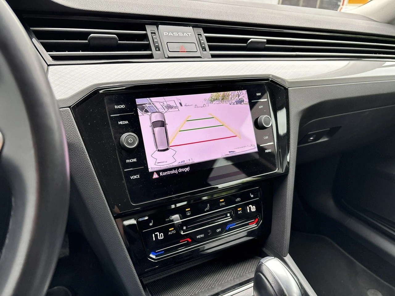 Volkswagen Passat - Zdjęcie 17
