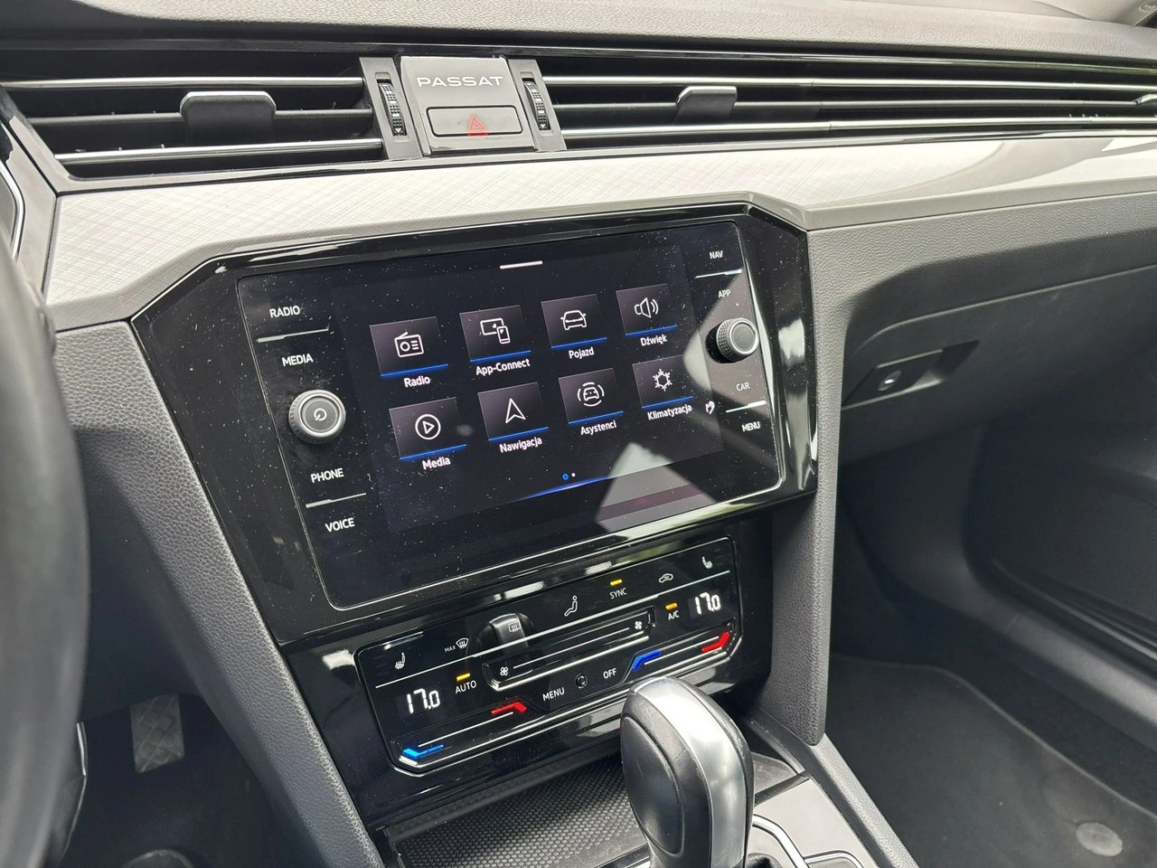 Volkswagen Passat - Zdjęcie 18