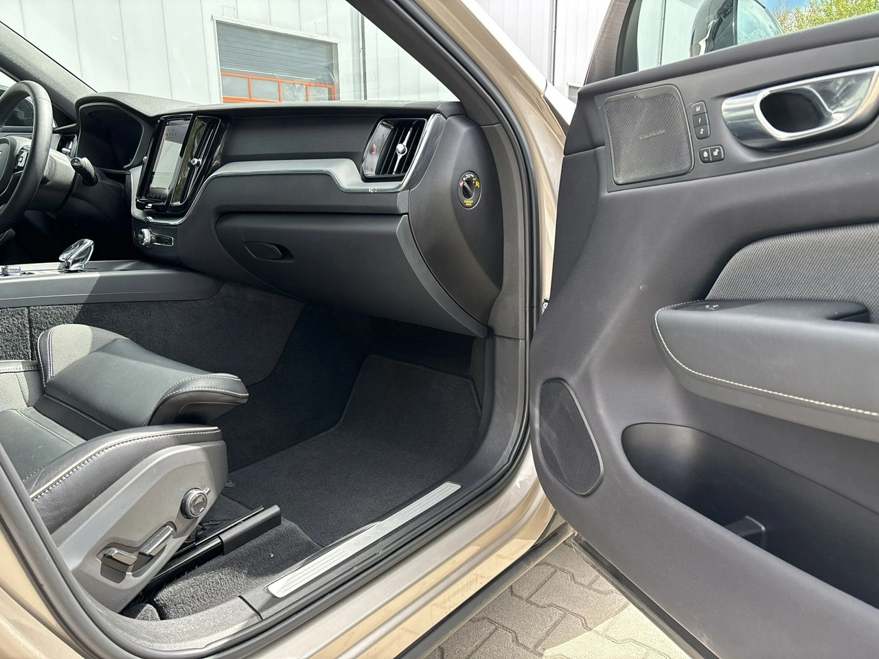 Volvo XC 60 - Zdjęcie 17