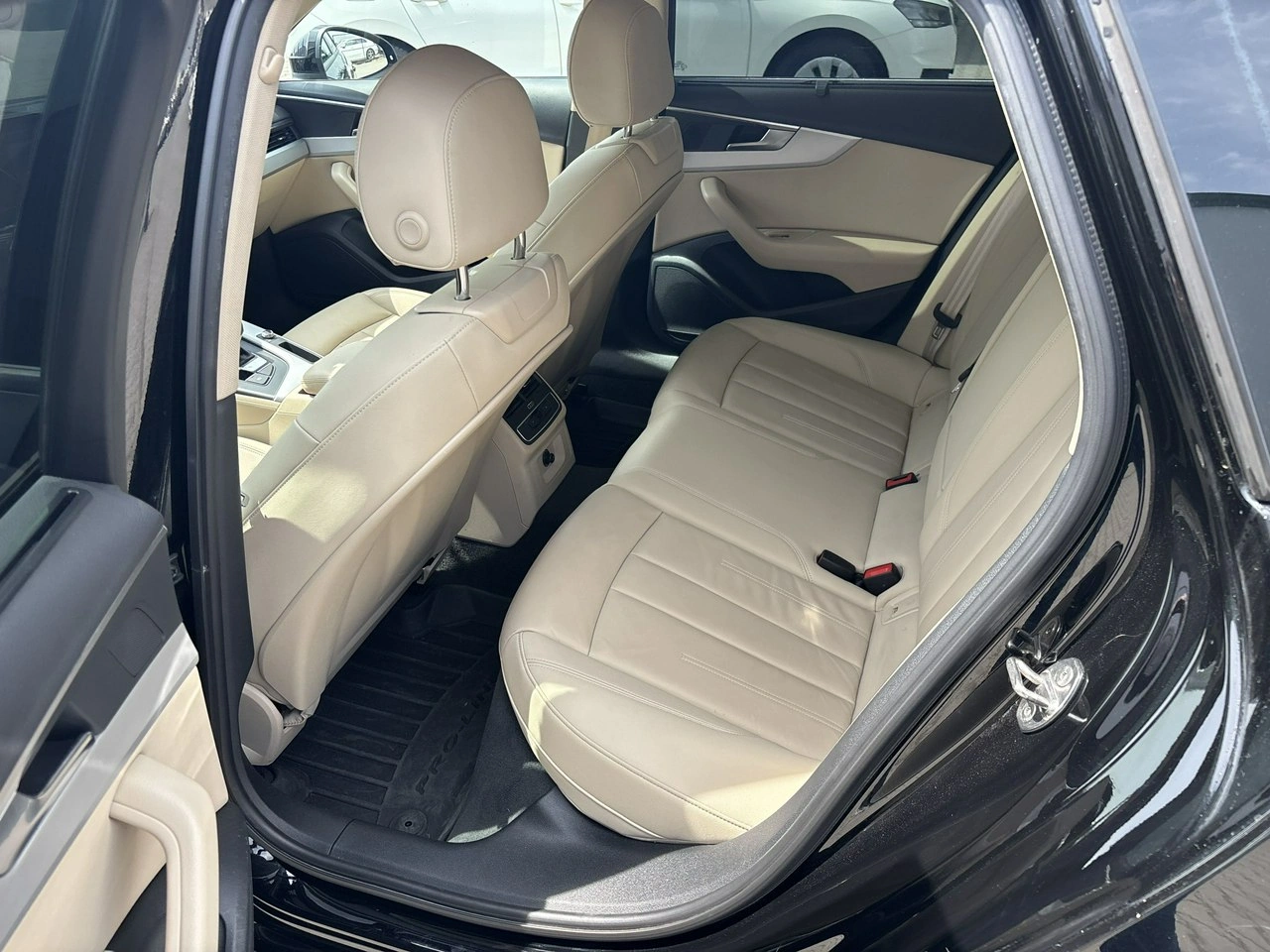 Audi A4 - Zdjęcie 11