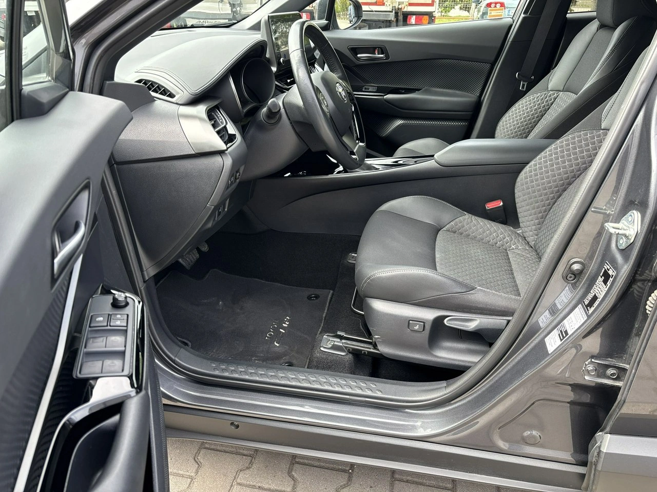 Toyota C-HR - Zdjęcie 10
