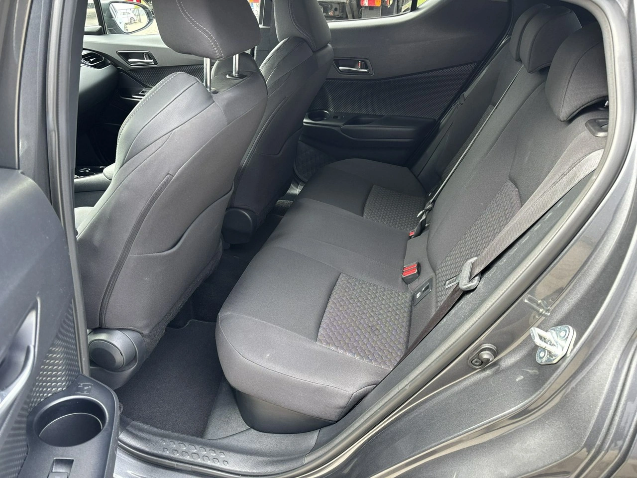 Toyota C-HR - Zdjęcie 11