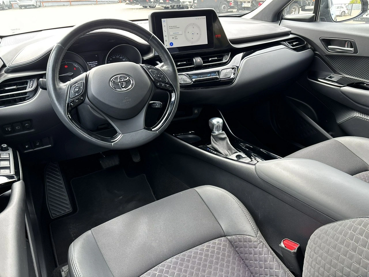 Toyota C-HR - Zdjęcie 12