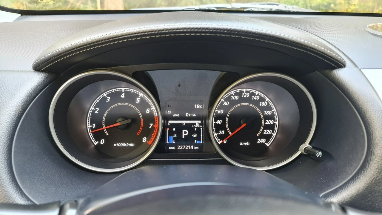 Mitsubishi Outlander - Zdjęcie 16