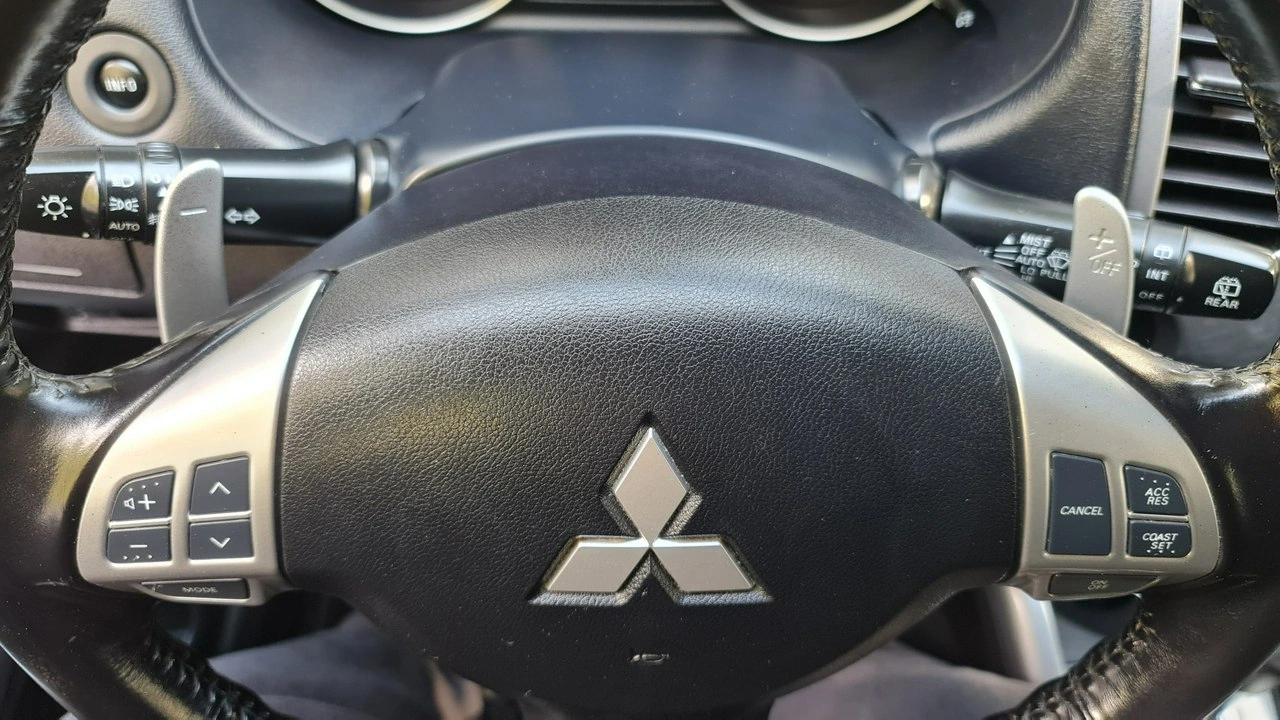 Mitsubishi Outlander - Zdjęcie 18