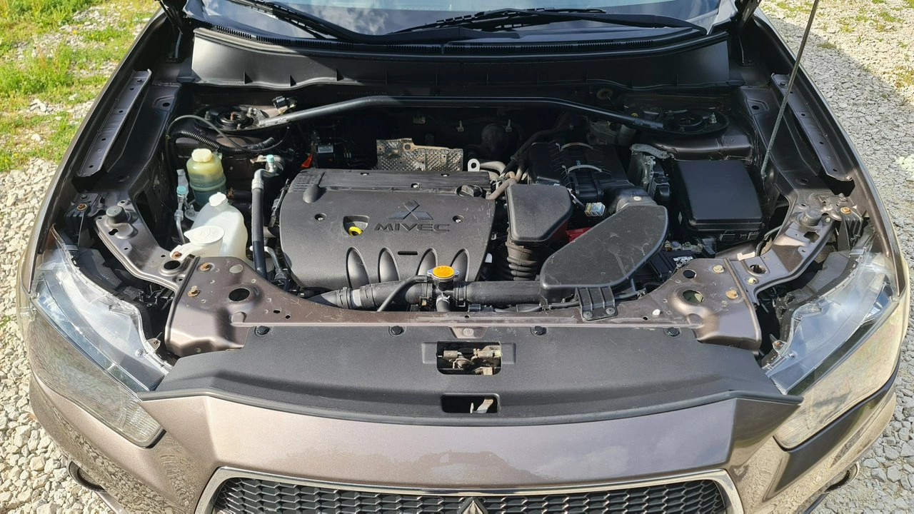 Mitsubishi Outlander - Zdjęcie 30