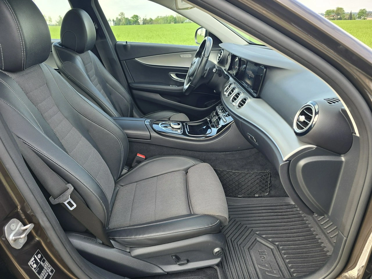 Mercedes E 220 - Zdjęcie 9