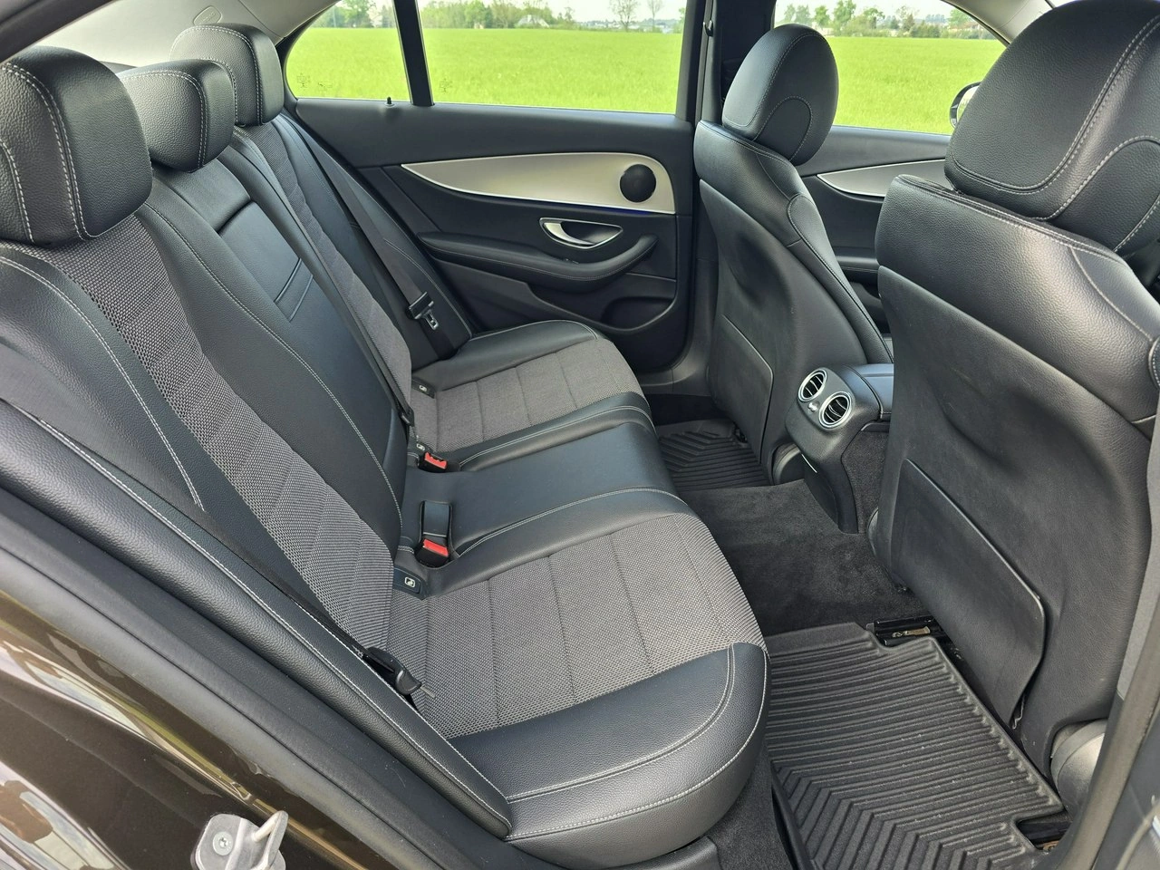 Mercedes E 220 - Zdjęcie 11