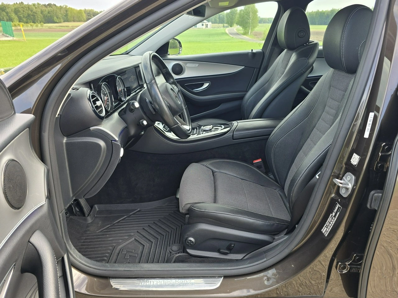 Mercedes E 220 - Zdjęcie 12