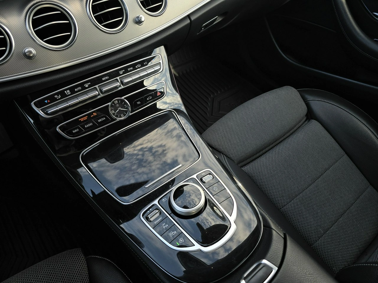 Mercedes E 220 - Zdjęcie 18