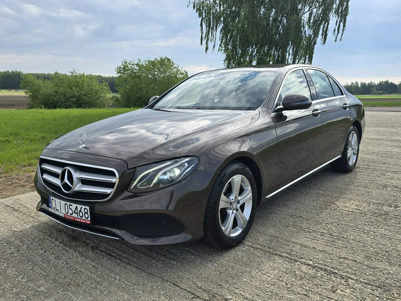 Mercedes E 220 - Główne zdjęcie