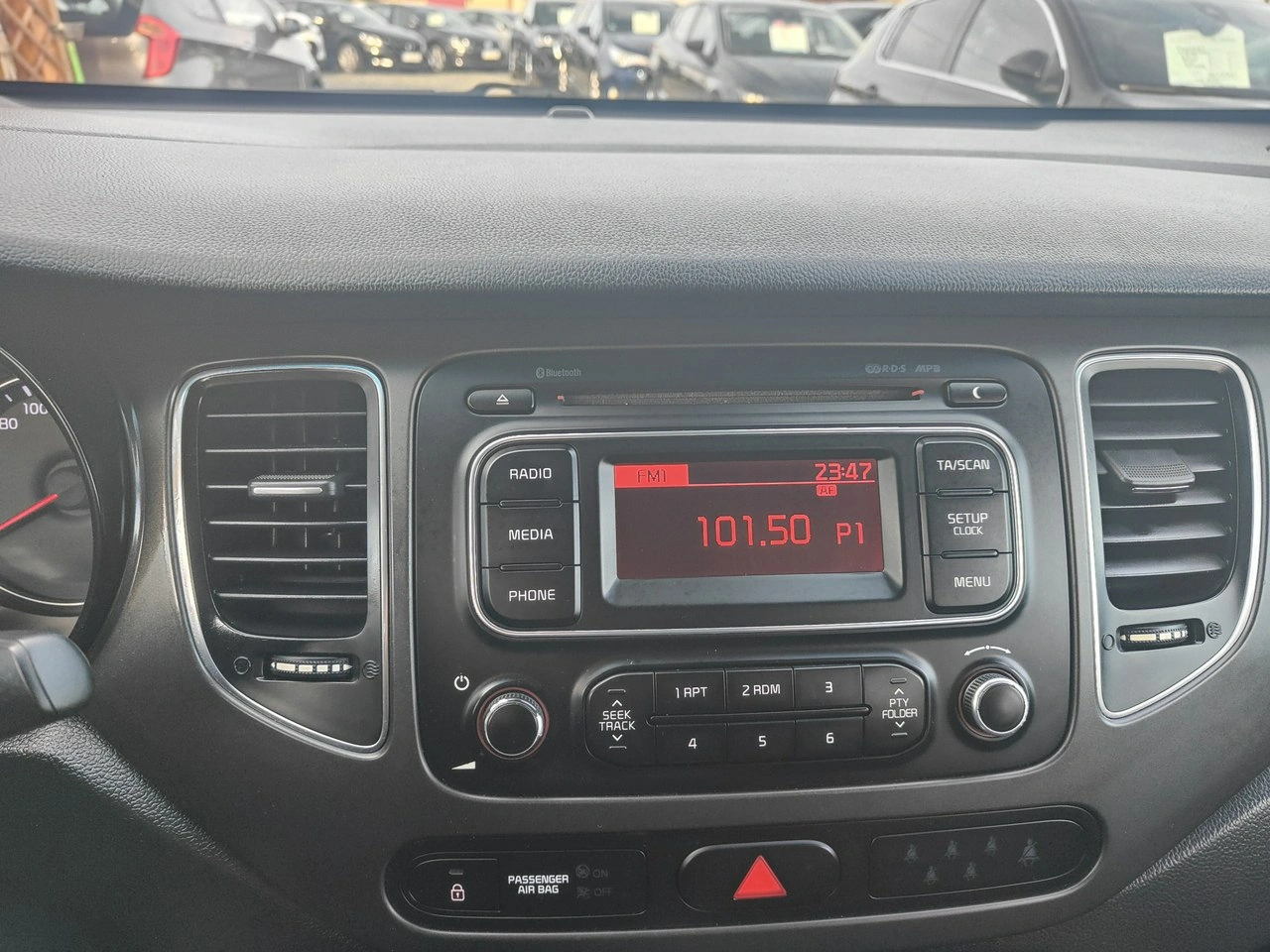 Kia Carens - Zdjęcie 10