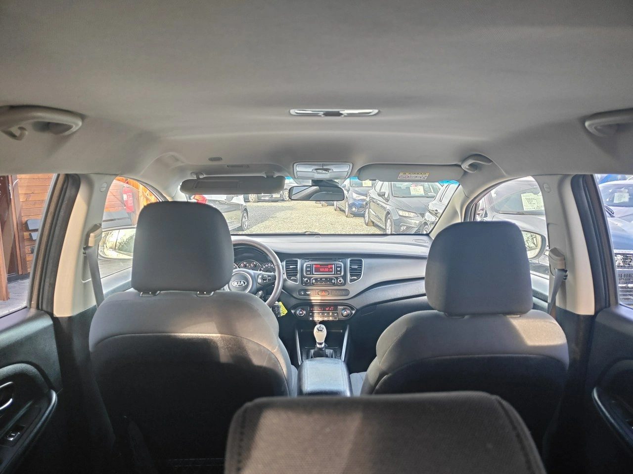 Kia Carens - Zdjęcie 16