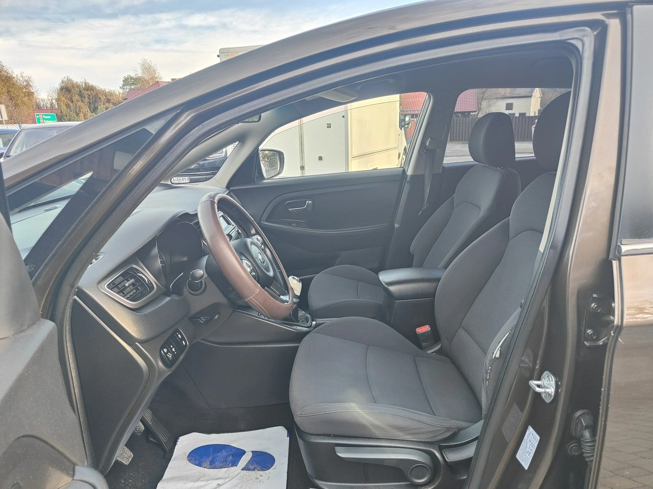 Kia Carens - Zdjęcie 8