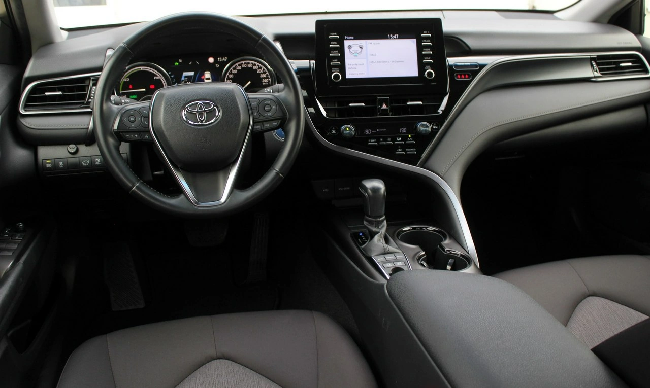 Toyota Camry - Zdjęcie 9