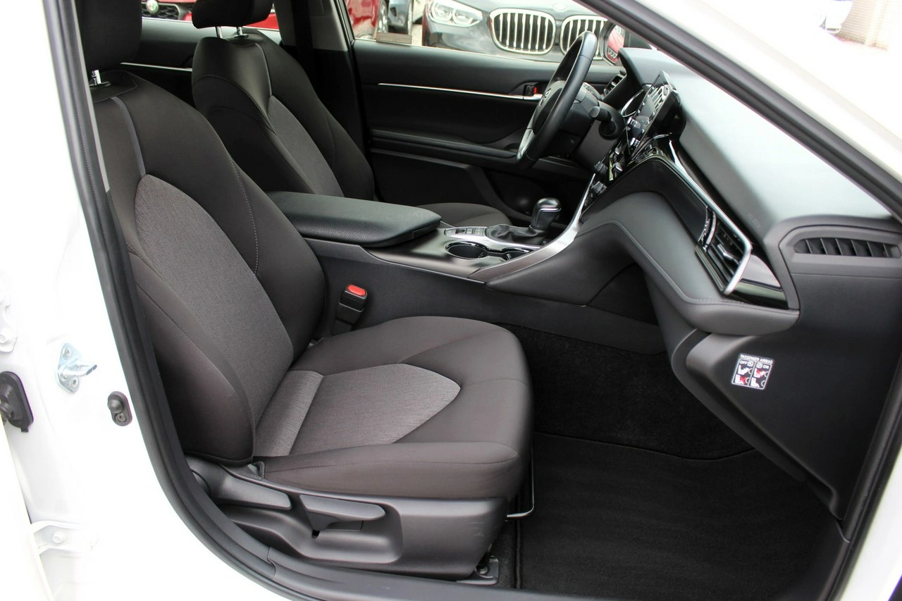 Toyota Camry - Zdjęcie 10