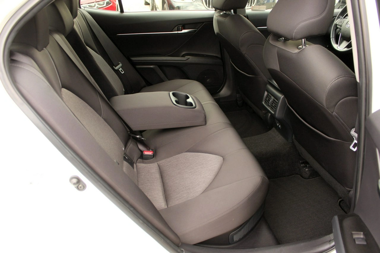 Toyota Camry - Zdjęcie 11