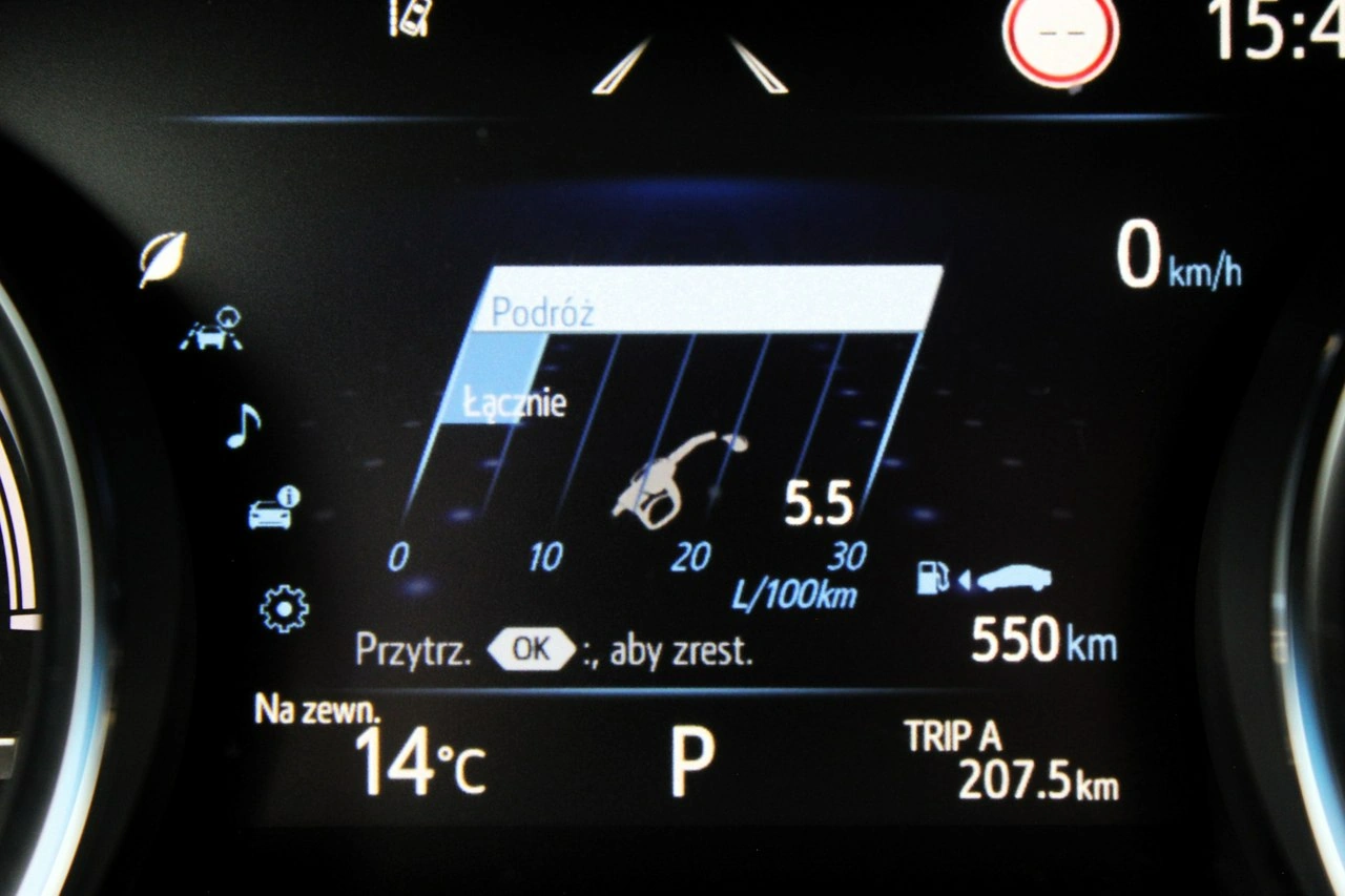 Toyota Camry - Zdjęcie 13