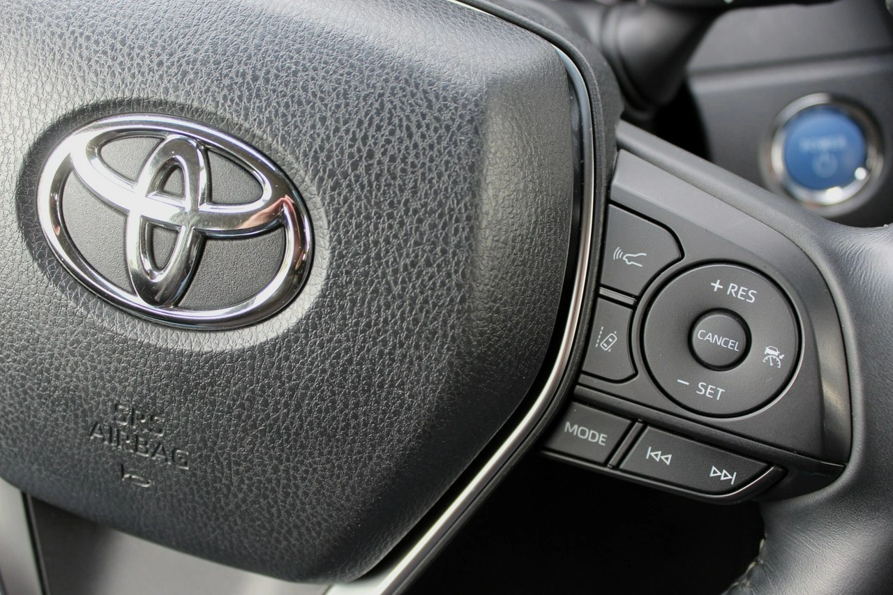 Toyota Camry - Zdjęcie 29