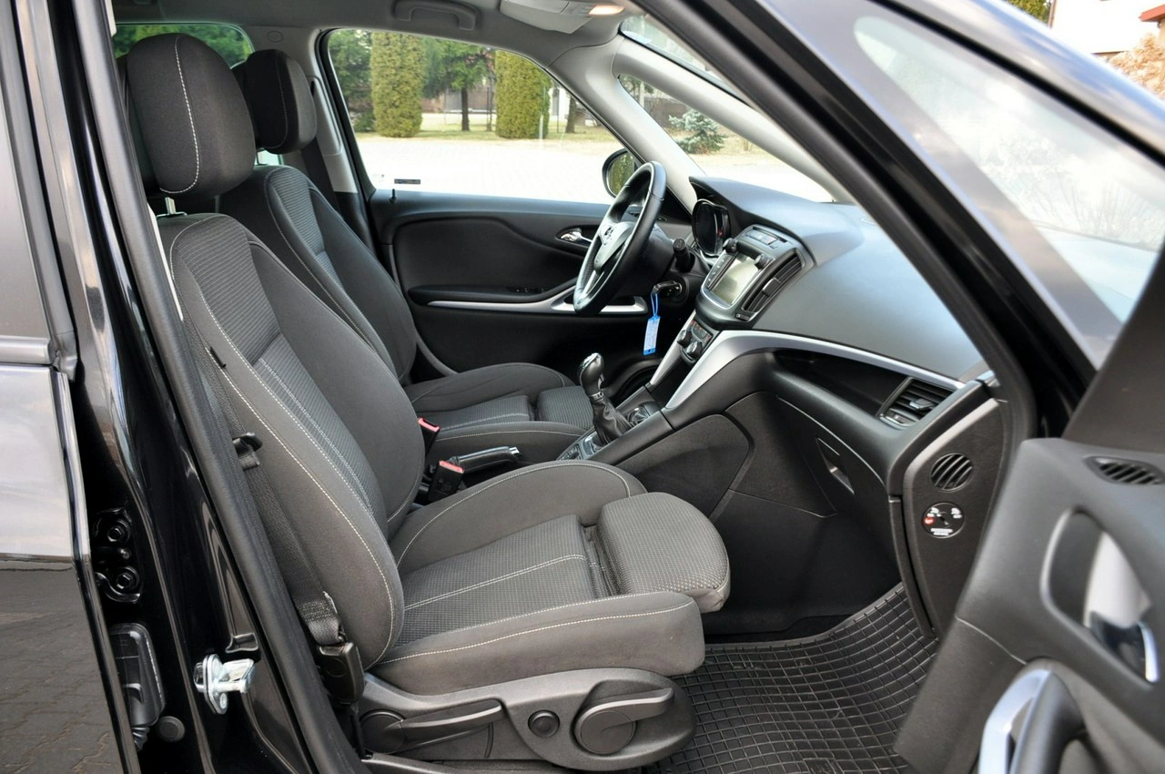 Opel Zafira - Zdjęcie 16