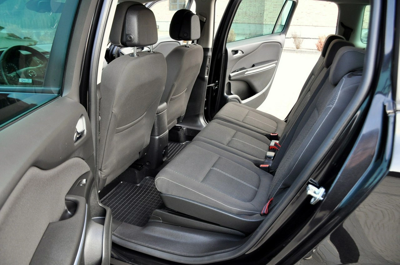 Opel Zafira - Zdjęcie 19