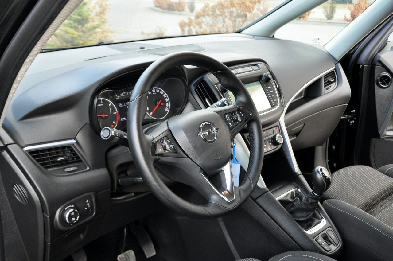 Opel Zafira - Zdjęcie 22