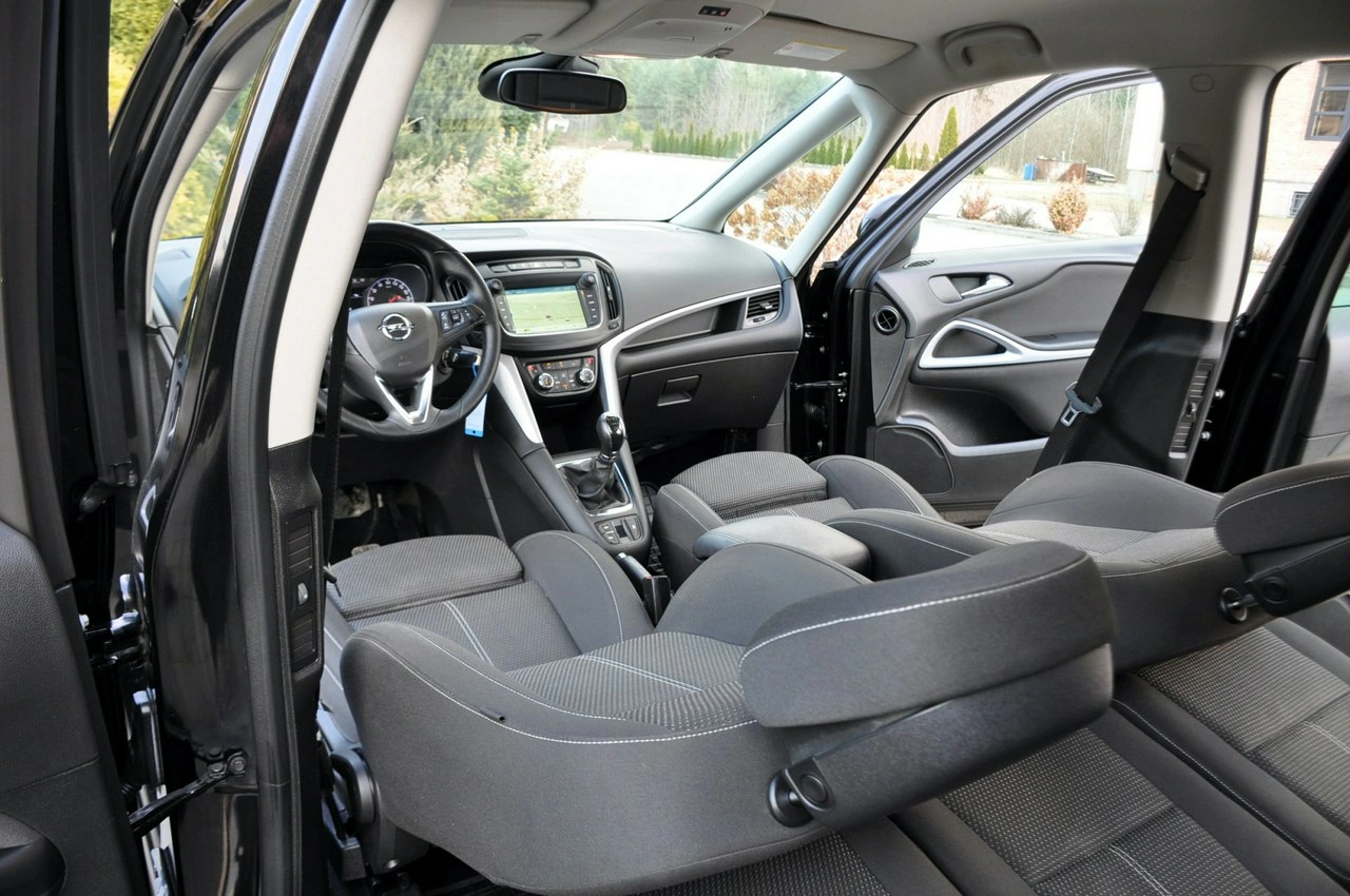 Opel Zafira - Zdjęcie 27