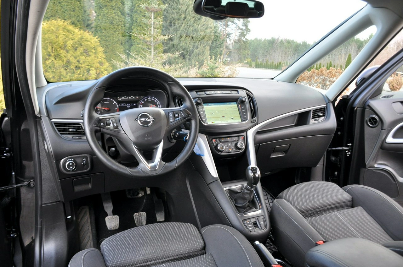 Opel Zafira - Zdjęcie 28