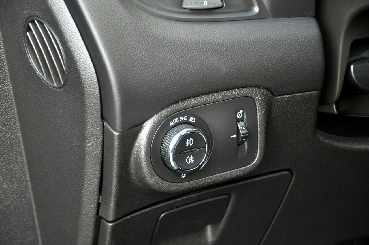 Opel Zafira - Zdjęcie 35