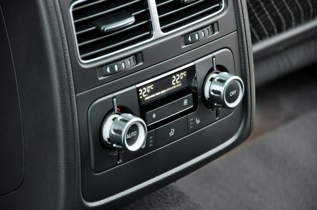 Volkswagen Touareg - Zdjęcie 20