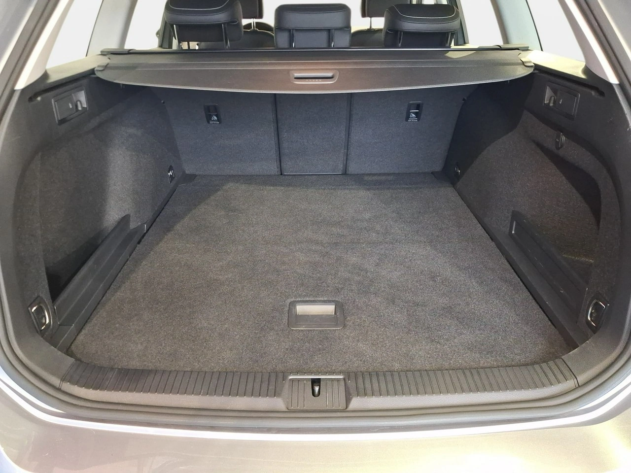 Volkswagen Passat Variant - Zdjęcie 10
