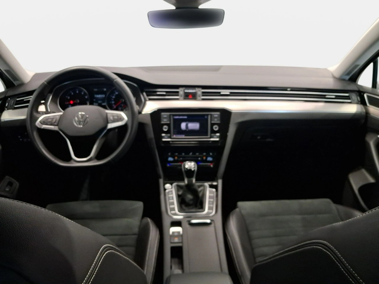 Volkswagen Passat Variant - Zdjęcie 11