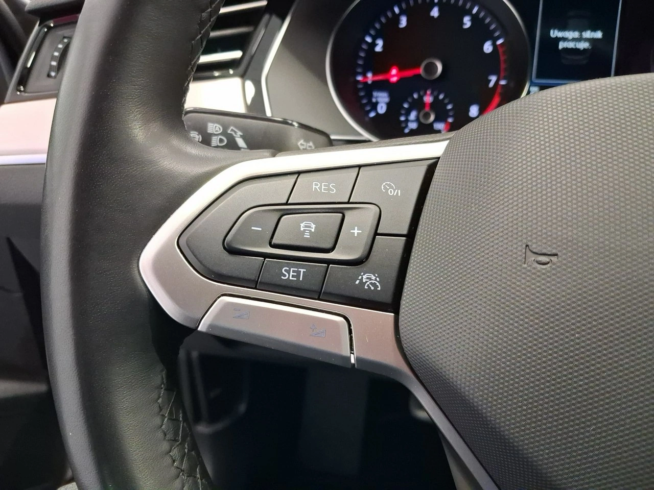 Volkswagen Passat Variant - Zdjęcie 13