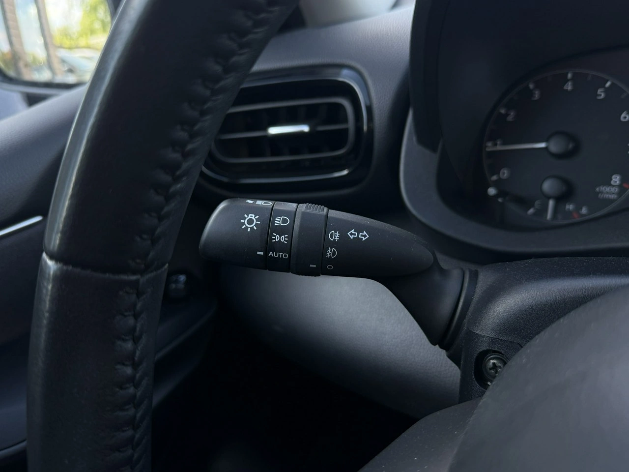 Toyota Yaris - Zdjęcie 10