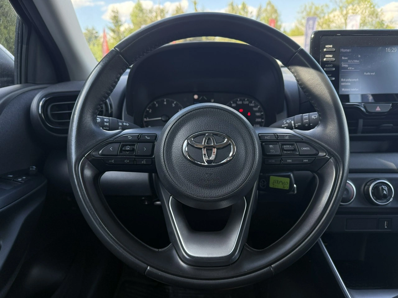 Toyota Yaris - Zdjęcie 6