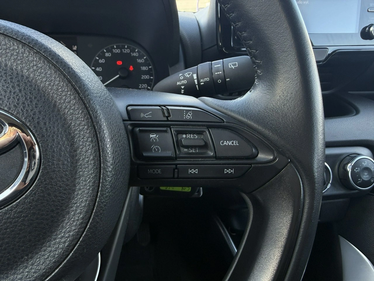 Toyota Yaris - Zdjęcie 7