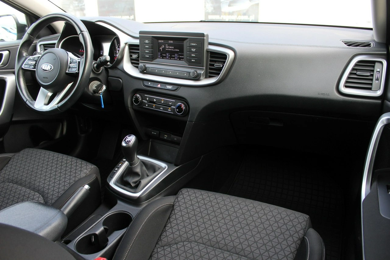 Kia Ceed - Zdjęcie 9