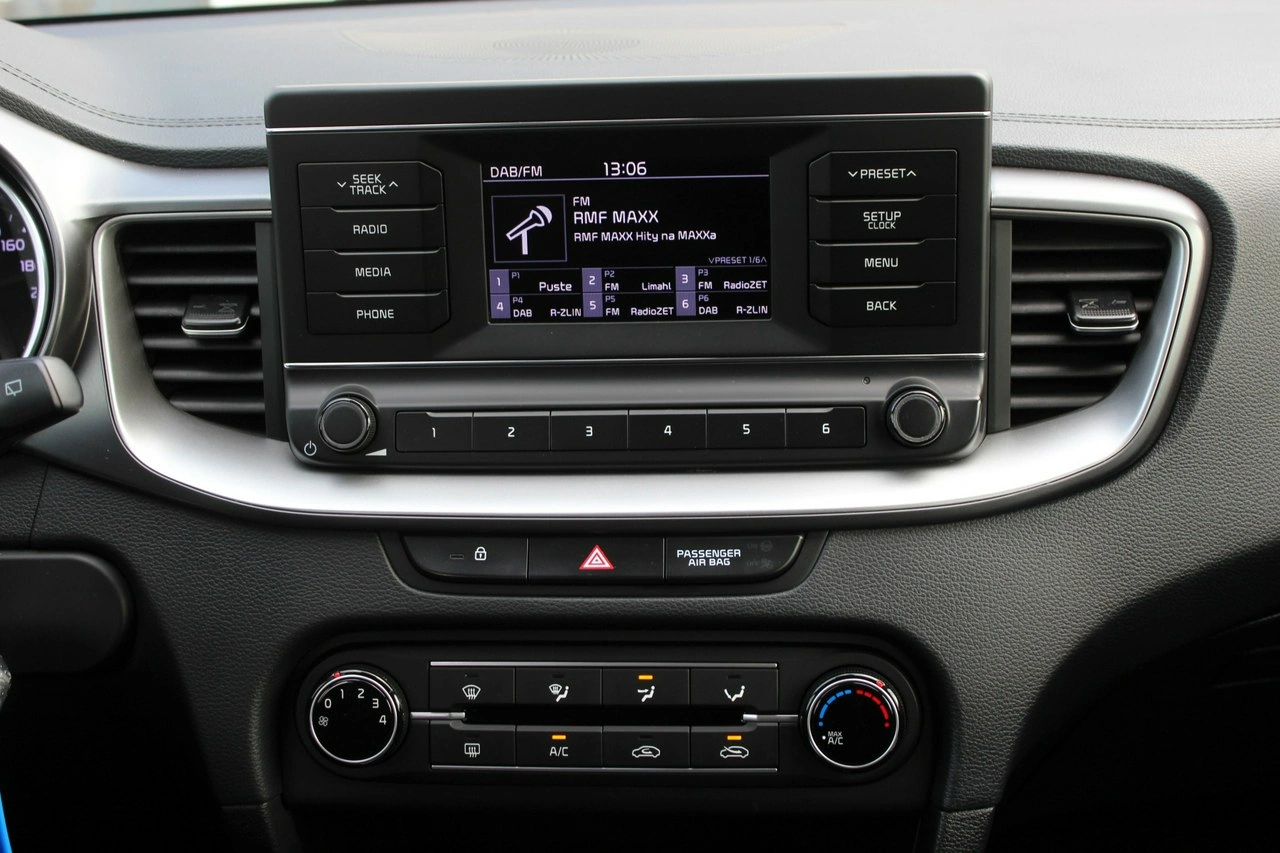 Kia Ceed - Zdjęcie 17