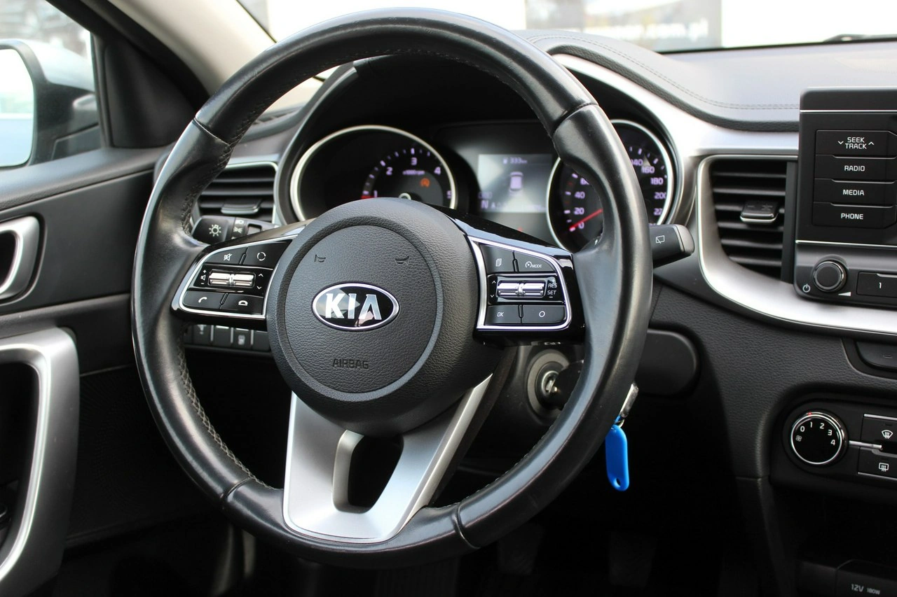 Kia Ceed - Zdjęcie 18