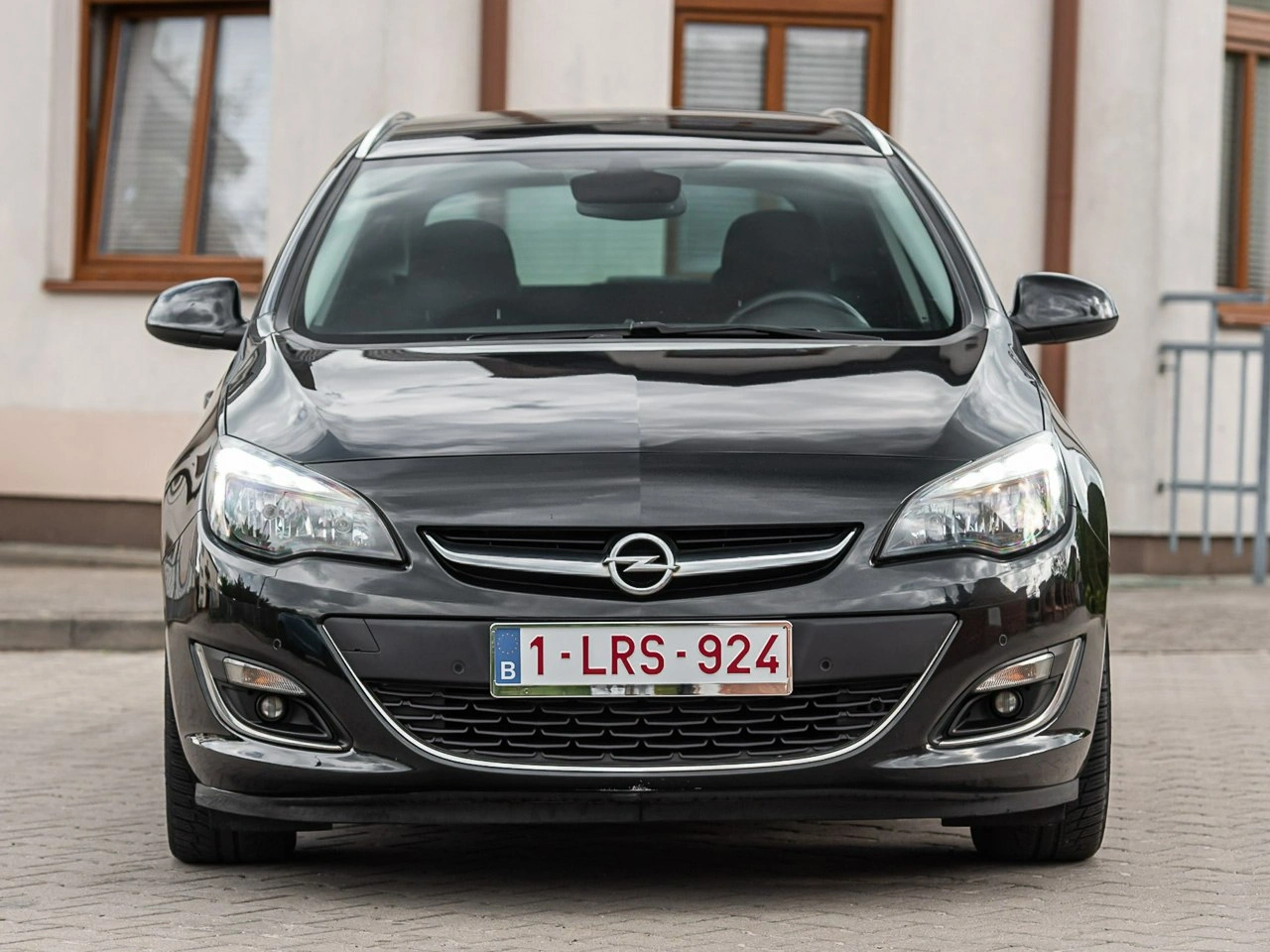 Opel Astra Sports Tourer - Zdjęcie 9