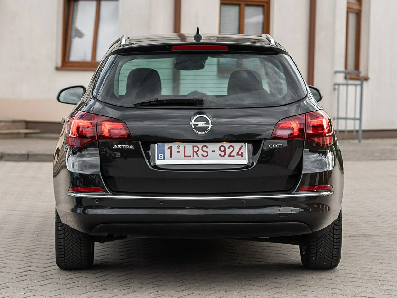 Opel Astra Sports Tourer - Zdjęcie 14