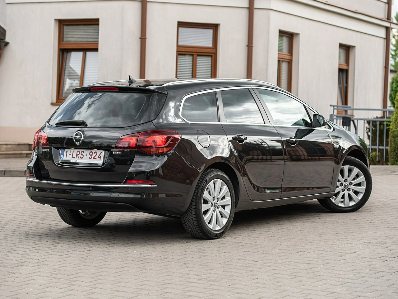 Opel Astra Sports Tourer - Zdjęcie 15