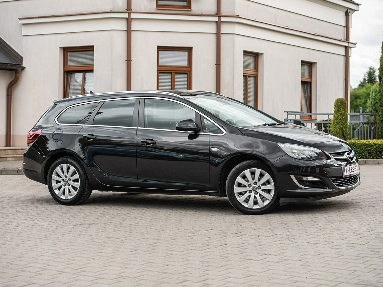 Opel Astra Sports Tourer - Zdjęcie 17