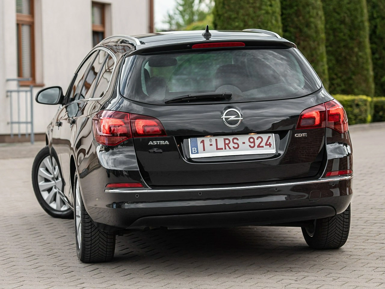Opel Astra Sports Tourer - Zdjęcie 1