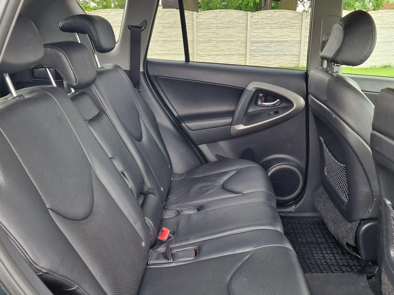 Toyota RAV-4 - Zdjęcie 25