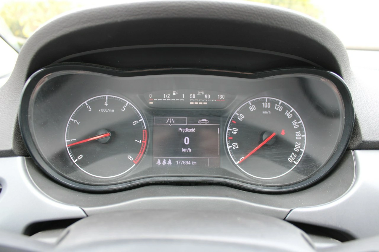 Opel Corsa - Zdjęcie 12