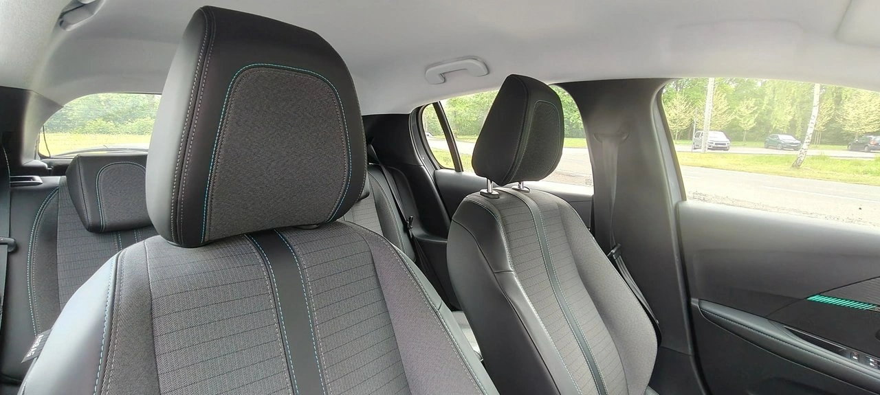 Peugeot 208 - Zdjęcie 12
