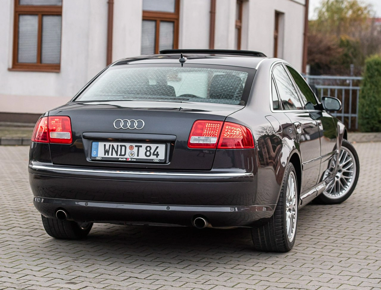 Audi A8 - Zdjęcie 2