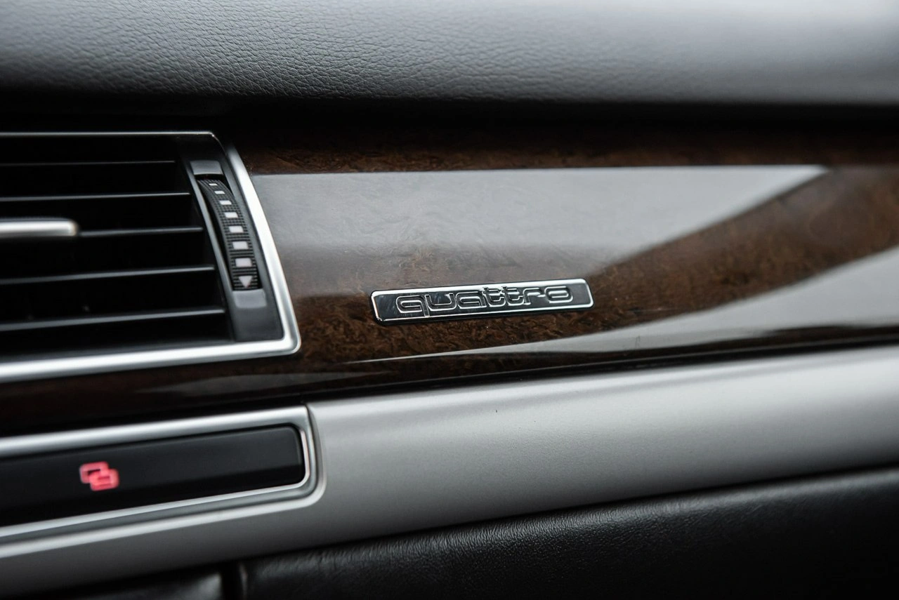 Audi A8 - Zdjęcie 30